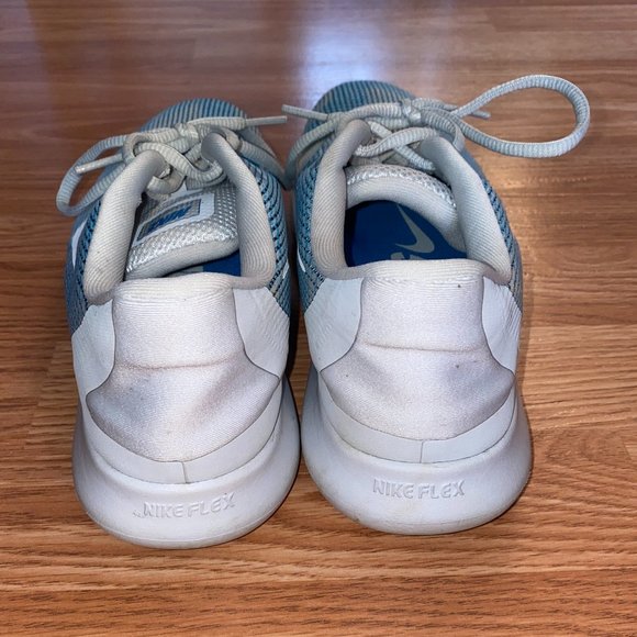 Nike Tennis Shoes - Picture 3 of 7